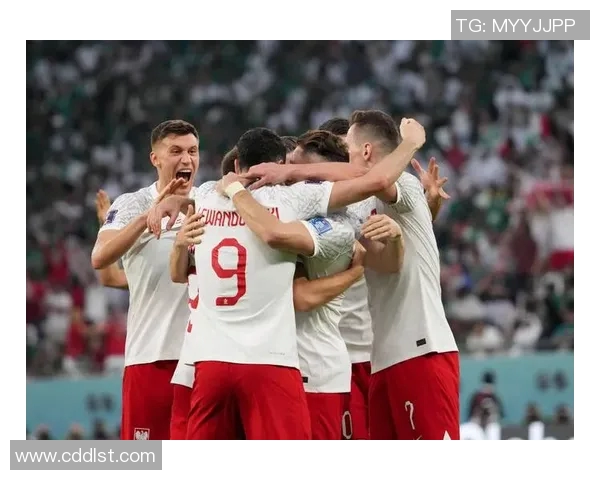 三位封神足球巨星的传奇人生与球场背后故事 三位封神足球巨星的传奇人生与球场背后故事